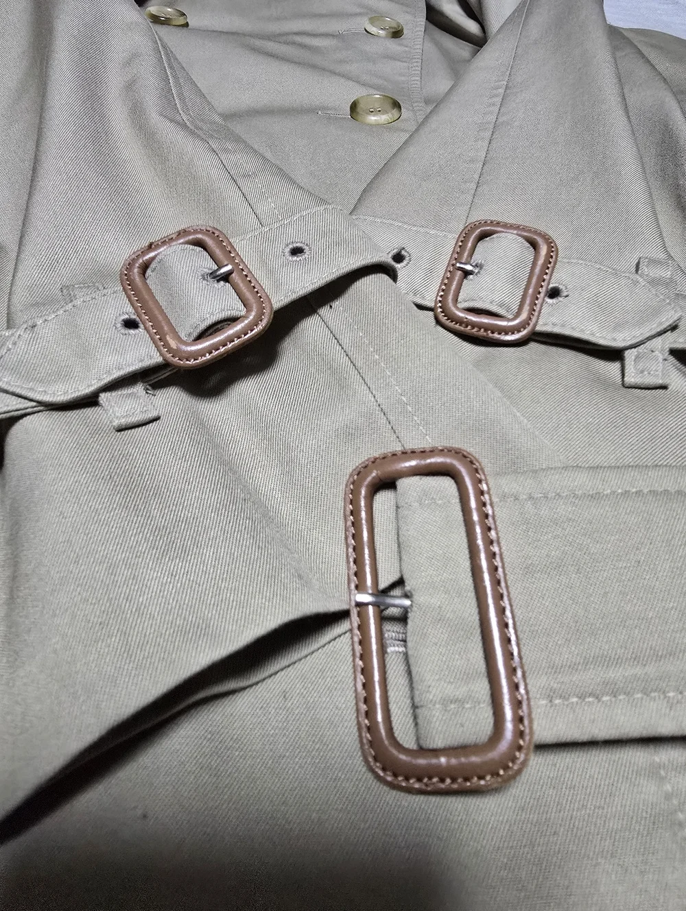 Vintage Burberry Beige Trench Coat with Removable Liner - Picture 11 of 12